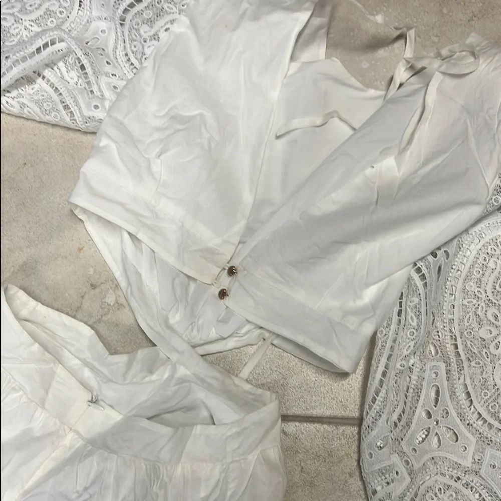 Chicwish White Lace Midi Dress - Picture 4 of 4
